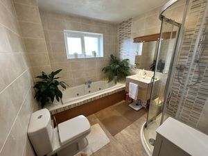 Photo 35- click for photo gallery